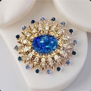 Vintage Style Blue & Clear Rhinestones on‎ Gold Tone Brooch Pin Large